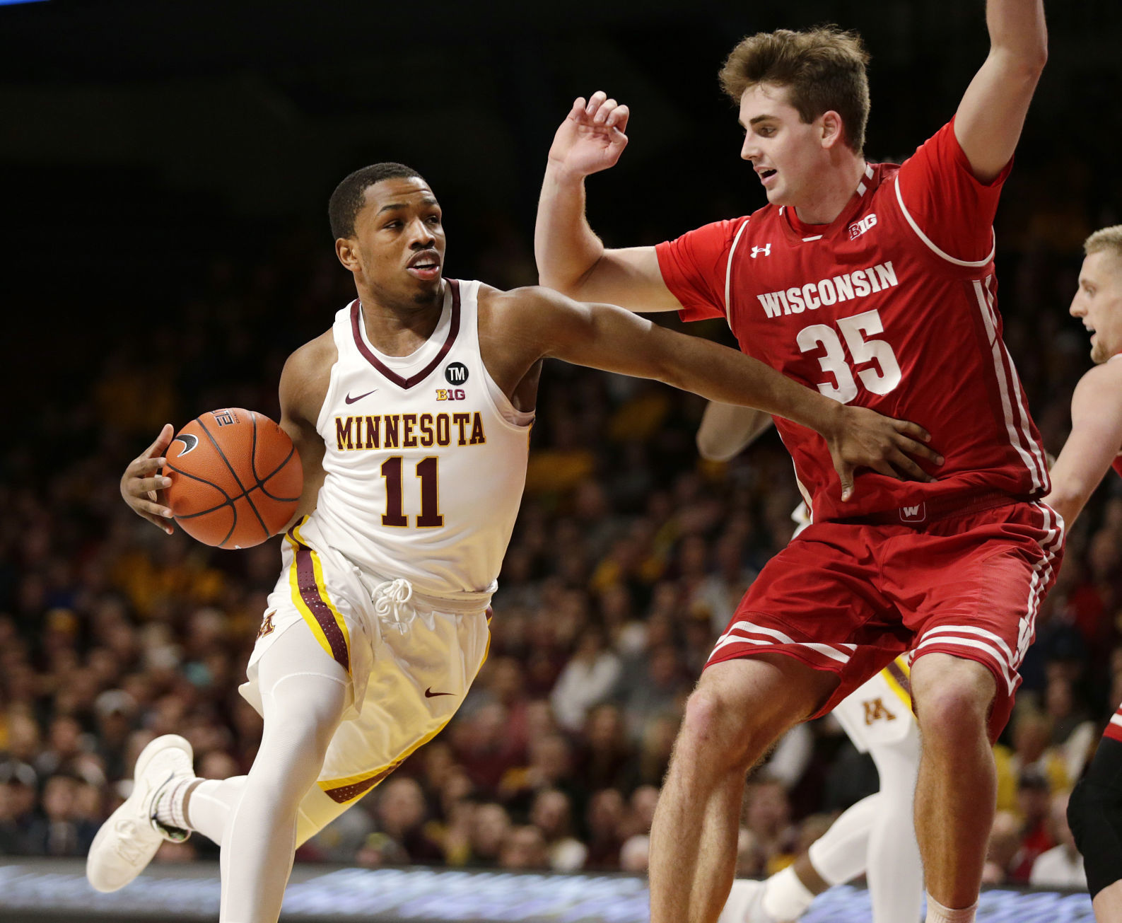 Badgers 56, Golden Gophers 51